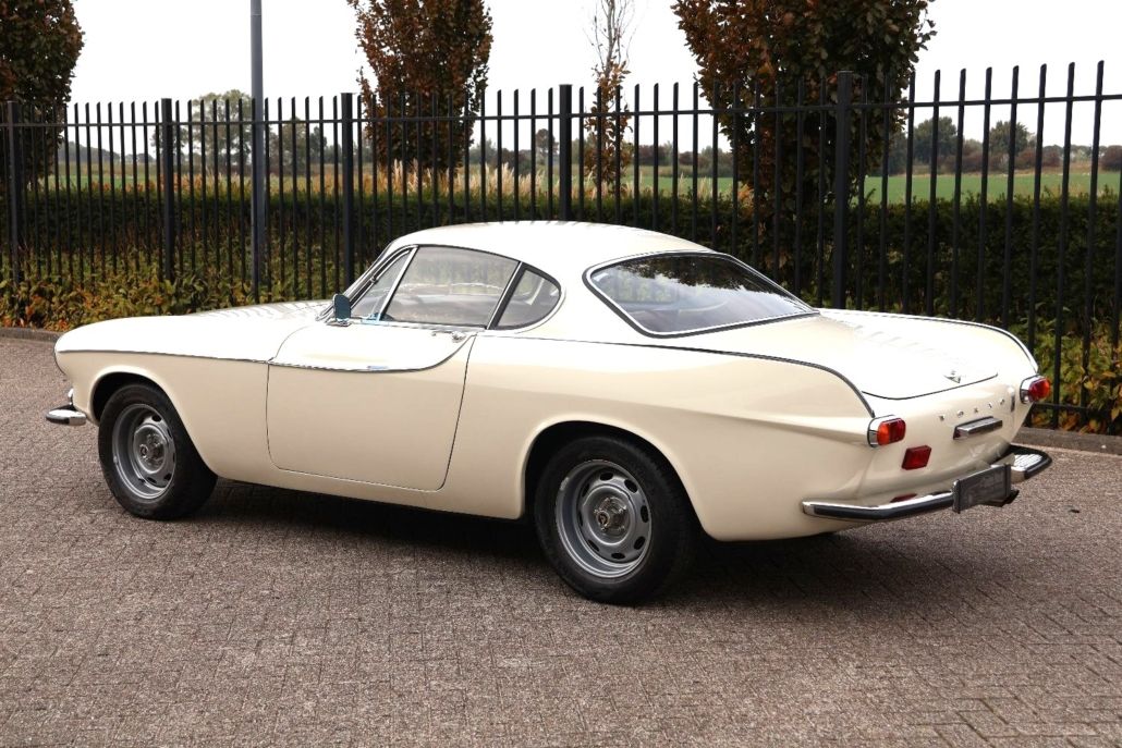 Volvo P1800 for sale | Volvo P1800 S – 1966 | Dutch Delivered | Fully Restored | Custom Brown Leather Interior - Image 6