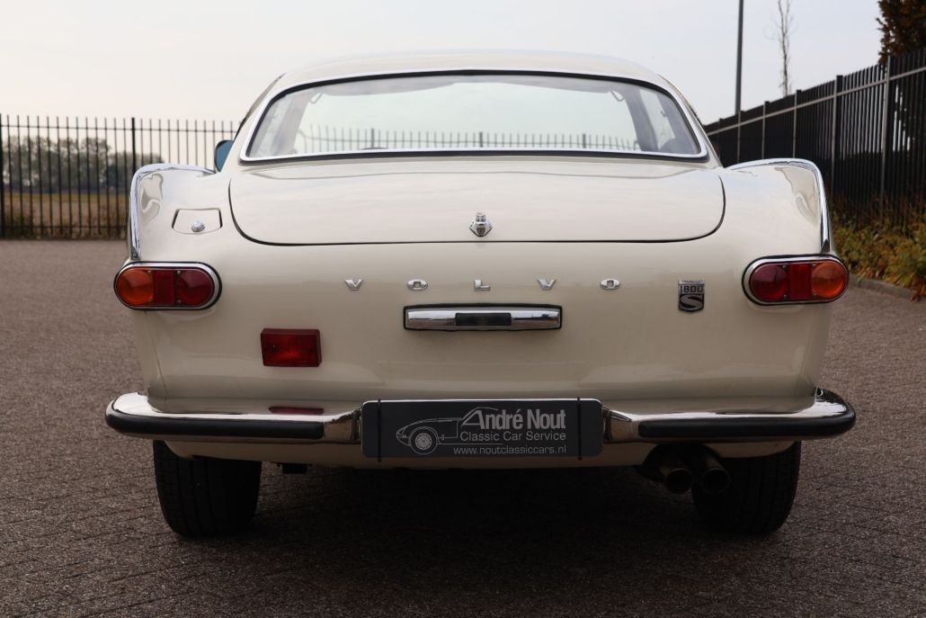 Volvo P1800 for sale | Volvo P1800 S – 1966 | Dutch Delivered | Fully Restored | Custom Brown Leather Interior - Image 10