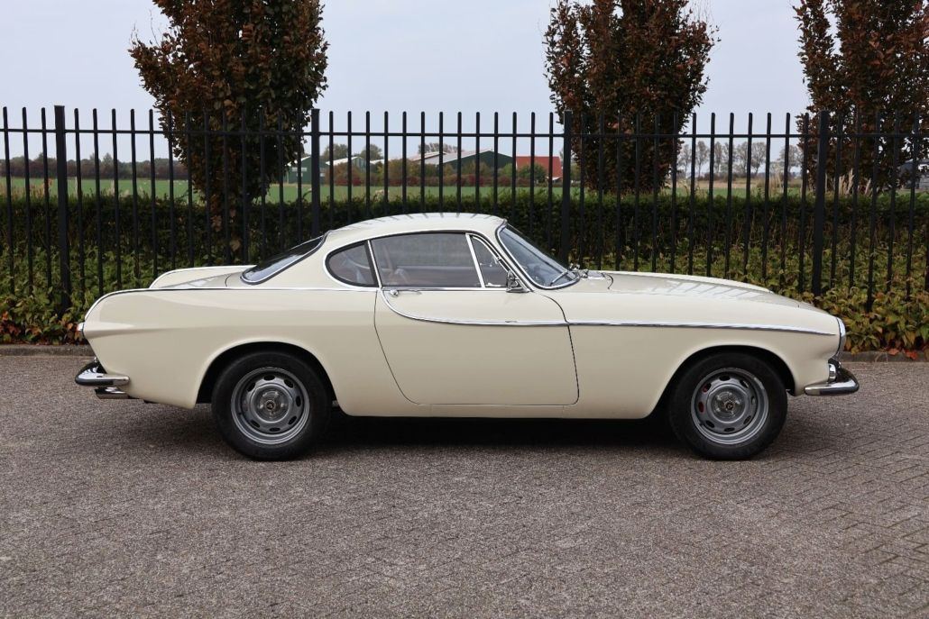 Volvo P1800 for sale | Volvo P1800 S – 1966 | Dutch Delivered | Fully Restored | Custom Brown Leather Interior - Image 14