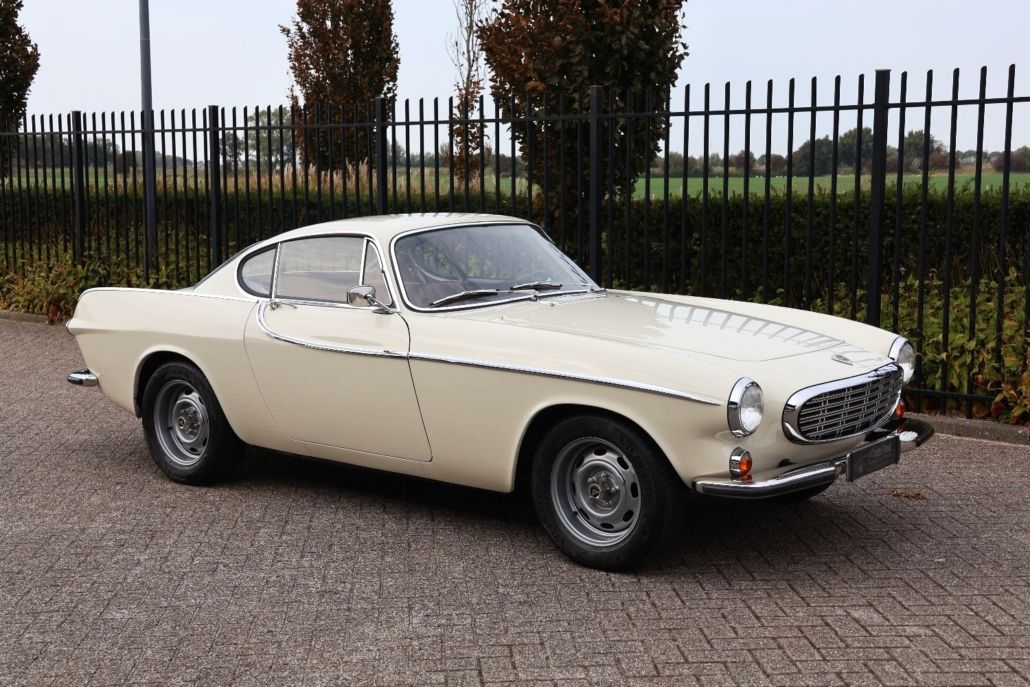 Volvo P1800 for sale | Volvo P1800 S – 1966 | Dutch Delivered | Fully Restored | Custom Brown Leather Interior - Image 15
