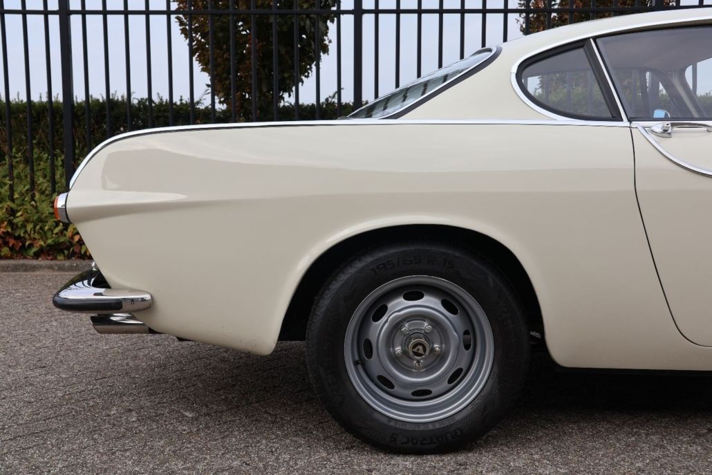 Volvo P1800 for sale | Volvo P1800 S – 1966 | Dutch Delivered | Fully Restored | Custom Brown Leather Interior - Image 26