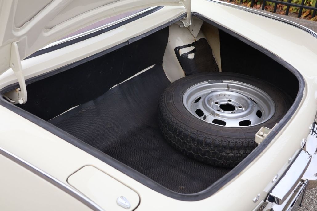 Volvo P1800 for sale | Volvo P1800 S – 1966 | Dutch Delivered | Fully Restored | Custom Brown Leather Interior - Image 32