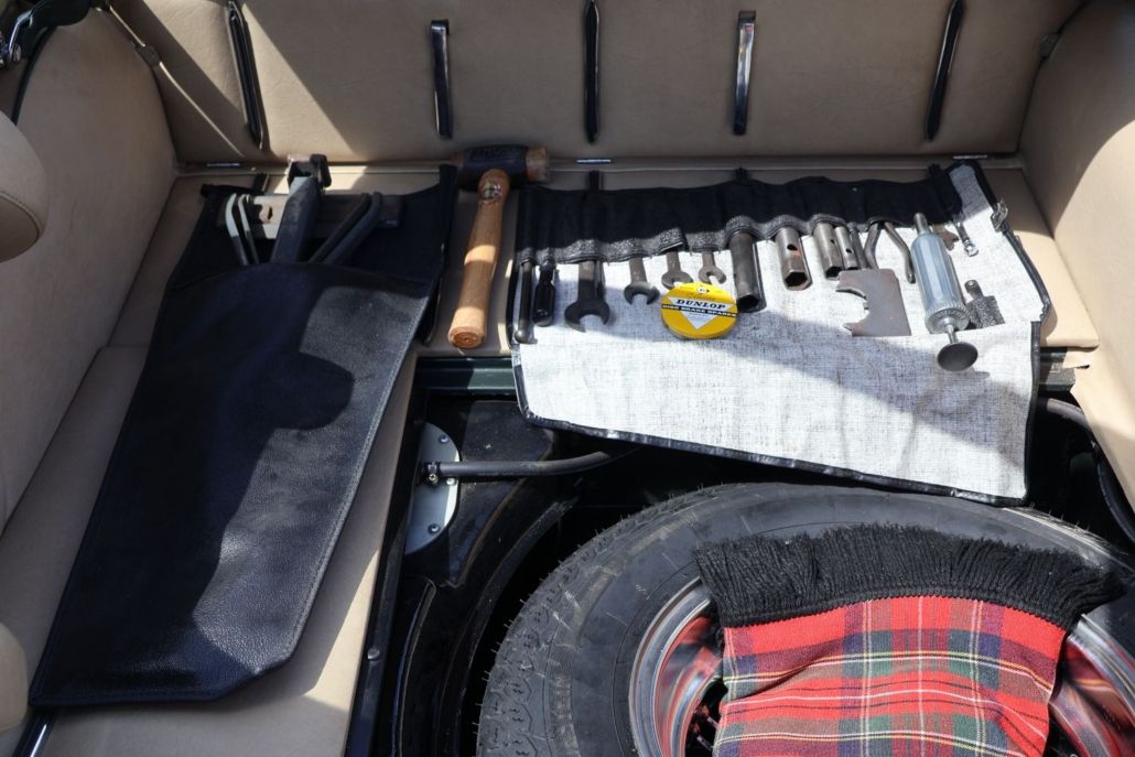 Jaguar E-Type for sale | Jaguar E-Type 4.2 FHC - Image 37