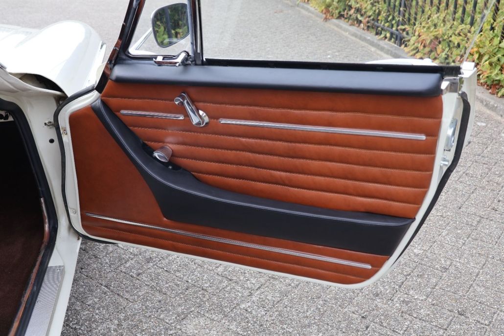 Volvo P1800 for sale | Volvo P1800 S – 1966 | Dutch Delivered | Fully Restored | Custom Brown Leather Interior - Image 45