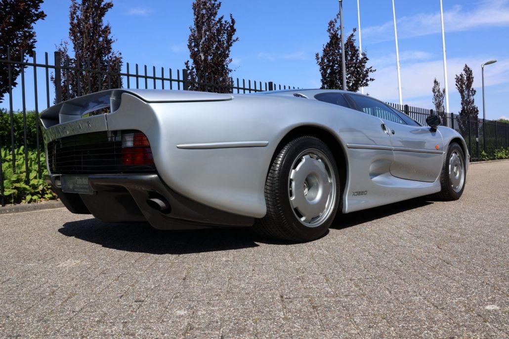 Jaguar XJ220 for sale | Jaguar XJ220 - Image 12
