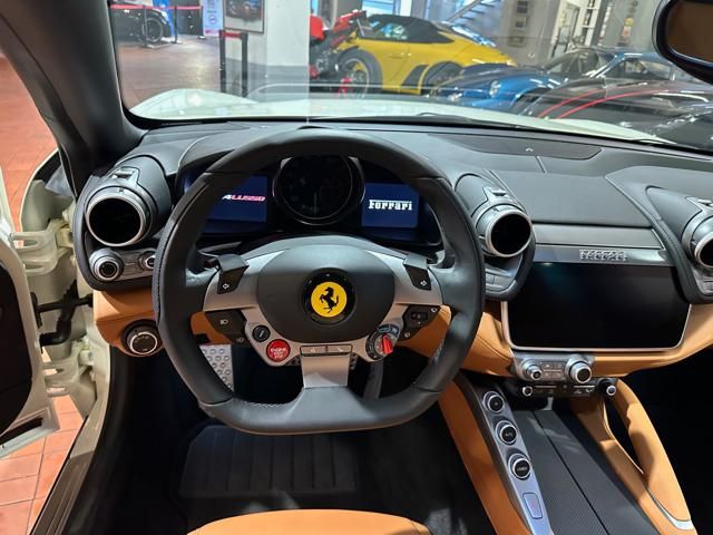 Ferrari GTC4Lusso for sale | FERRARI GTC4 Lusso V12 TETTO PANORAMA-LIFTING-TRIPLO STRATO-POWER - Image 9