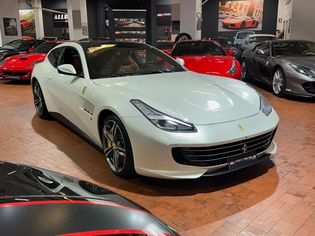 Ferrari GTC4Lusso for sale | FERRARI GTC4 Lusso V12 TETTO PANORAMA-LIFTING-TRIPLO STRATO-POWER