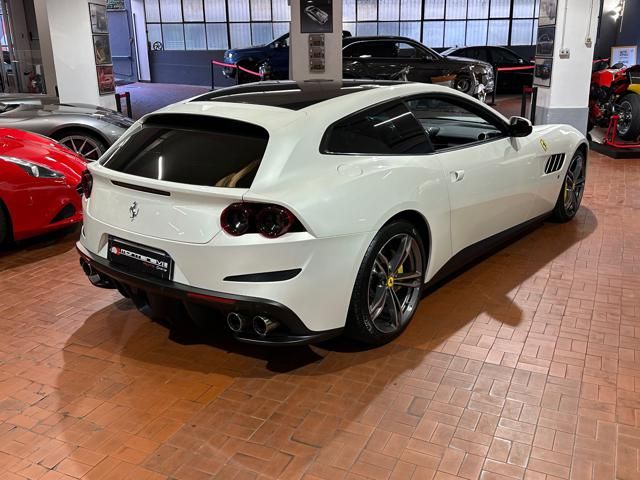 Ferrari GTC4Lusso for sale | FERRARI GTC4 Lusso V12 TETTO PANORAMA-LIFTING-TRIPLO STRATO-POWER - Image 36