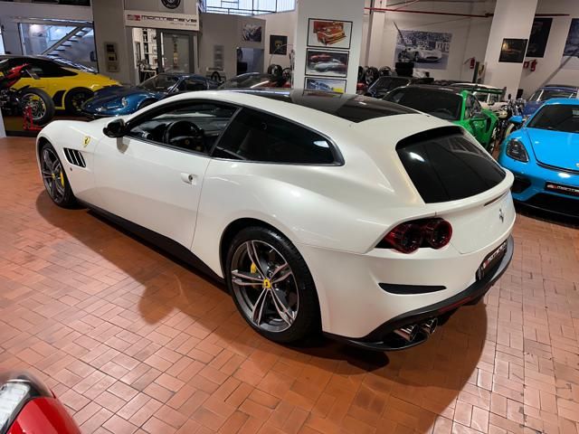 Ferrari GTC4Lusso for sale | FERRARI GTC4 Lusso V12 TETTO PANORAMA-LIFTING-TRIPLO STRATO-POWER - Image 4