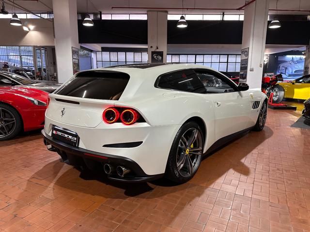 Ferrari GTC4Lusso for sale | FERRARI GTC4 Lusso V12 TETTO PANORAMA-LIFTING-TRIPLO STRATO-POWER - Image 33