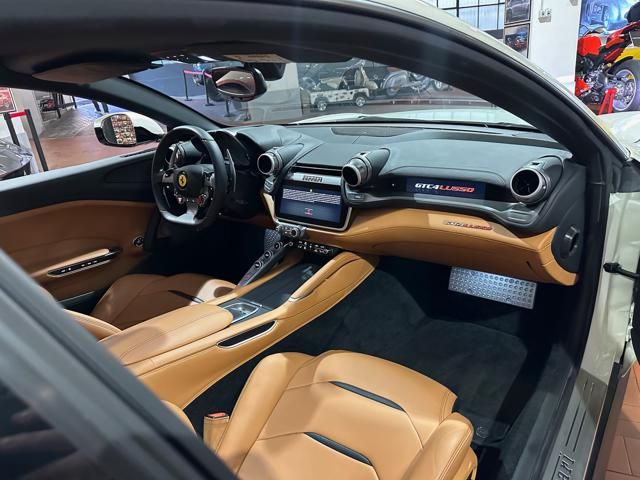 Ferrari GTC4Lusso for sale | FERRARI GTC4 Lusso V12 TETTO PANORAMA-LIFTING-TRIPLO STRATO-POWER - Image 31