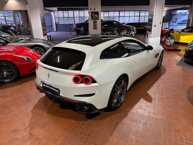 Ferrari GTC4Lusso for sale | FERRARI GTC4 Lusso V12 TETTO PANORAMA-LIFTING-TRIPLO STRATO-POWER - Image 34