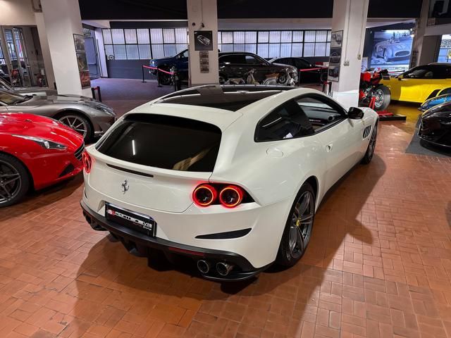 Ferrari GTC4Lusso for sale | FERRARI GTC4 Lusso V12 TETTO PANORAMA-LIFTING-TRIPLO STRATO-POWER - Image 35