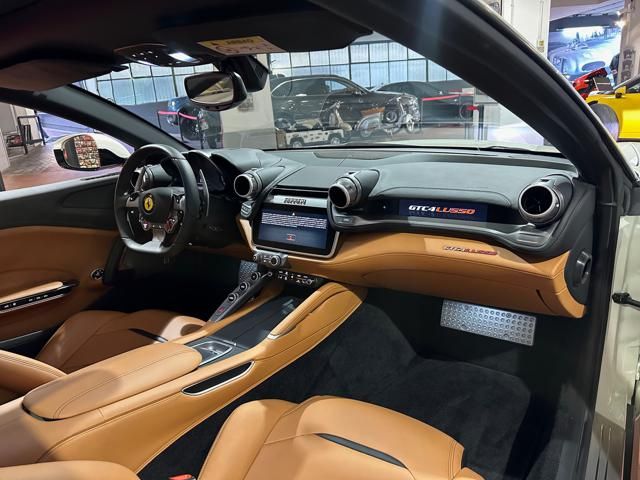 Ferrari GTC4Lusso for sale | FERRARI GTC4 Lusso V12 TETTO PANORAMA-LIFTING-TRIPLO STRATO-POWER - Image 12
