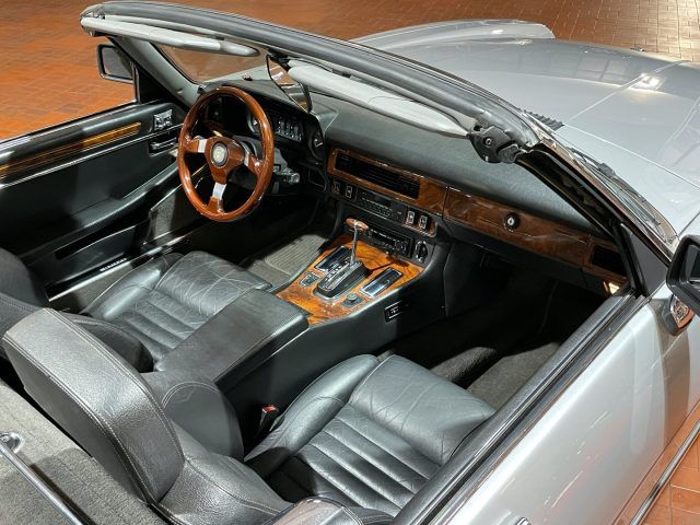 Jaguar XJ-S/XJS for sale | JAGUAR XJS 5.3 V12 CONVERTIBLE - PERFETTO STATO - Image 33