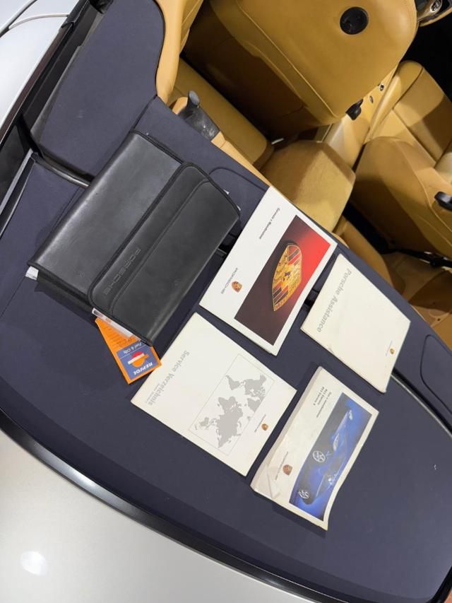 Porsche 911 for sale | PORSCHE 911 Carrera 4 Cabriolet-Manuale-Service book - Image 14