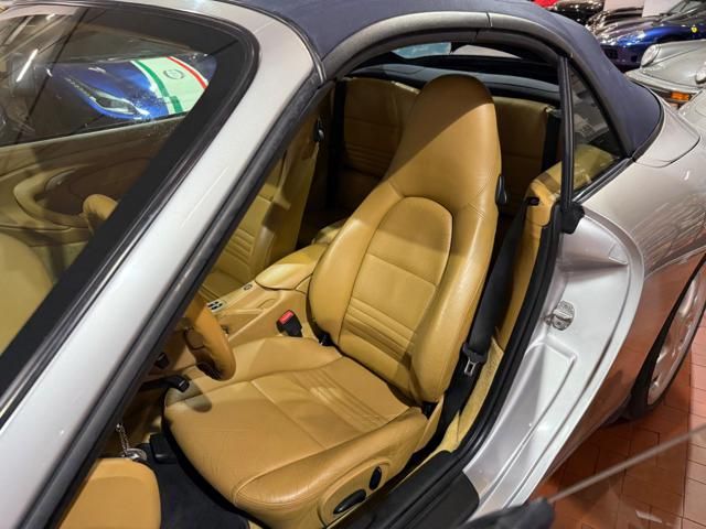 Porsche 911 for sale | PORSCHE 996 Carrera 4 cat Cabriolet-PELLE BEIGE-SERVICE BOOK - Image 25