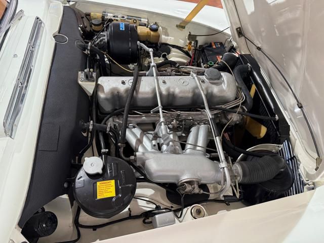 Mercedes-Benz SL for sale | MERCEDES-BENZ SL 230 ISCRITTA ASI - HARDTOP NERO - RESTAURATA - Image 38