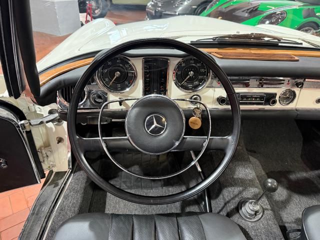 Mercedes-Benz SL for sale | MERCEDES-BENZ 230 SL -ISCRITTA ASI - HARDTOP NERO - RESTAURATA - Image 27