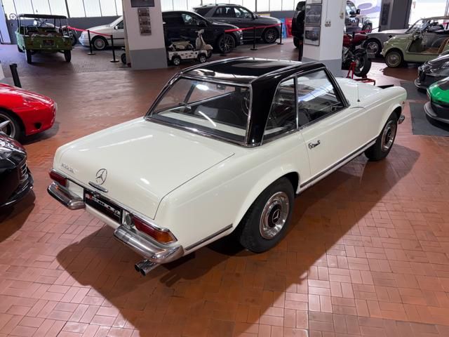 Mercedes-Benz SL for sale | MERCEDES-BENZ 230 SL -ISCRITTA ASI - HARDTOP NERO - RESTAURATA - Image 6