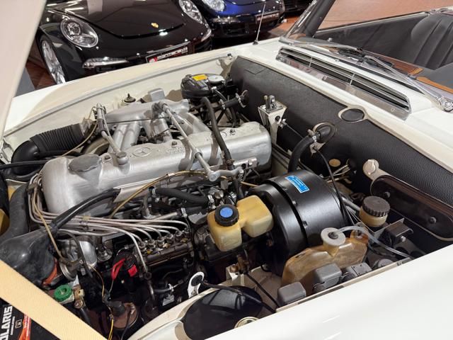Mercedes-Benz SL for sale | MERCEDES-BENZ 230 SL -ISCRITTA ASI - HARDTOP NERO - RESTAURATA - Image 44