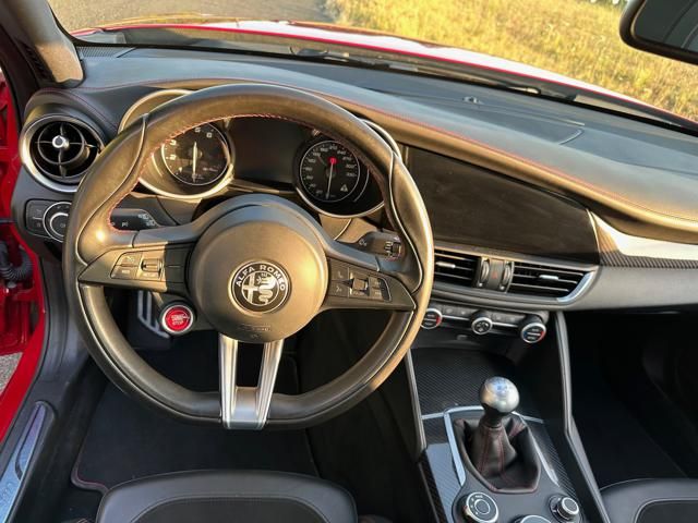 Alfa Romeo Giulia (952) for sale | ALFA ROMEO Giulia 2.9 T V6 Quadrifoglio MANUALE - Image 26