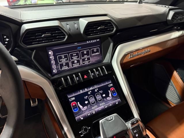 Lamborghini Urus for sale | LAMBORGHINI Urus 4.0 Uff.Italia Pelle Terra Asia -Tetto-Unico prop. - Image 14