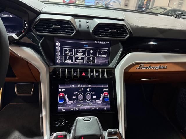 Lamborghini Urus for sale | LAMBORGHINI Urus 4.0 Uff.Italia Pelle Terra Asia -Tetto-Unico prop. - Image 21