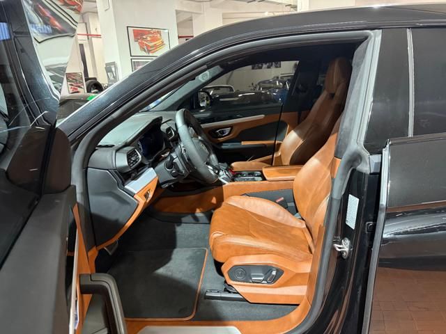 Lamborghini Urus for sale | LAMBORGHINI Urus 4.0 Uff.Italia Pelle Terra Asia -Tetto-Unico prop. - Image 8
