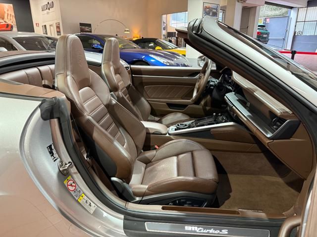 Porsche 911 for sale | PORSCHE 911 Turbo S Cabriolet -Pelle Marrone-Capote Marrone - Image 40