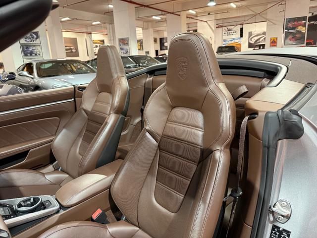 Porsche 911 for sale | PORSCHE 911 Turbo S Cabriolet -Pelle Marrone-Capote Marrone - Image 8