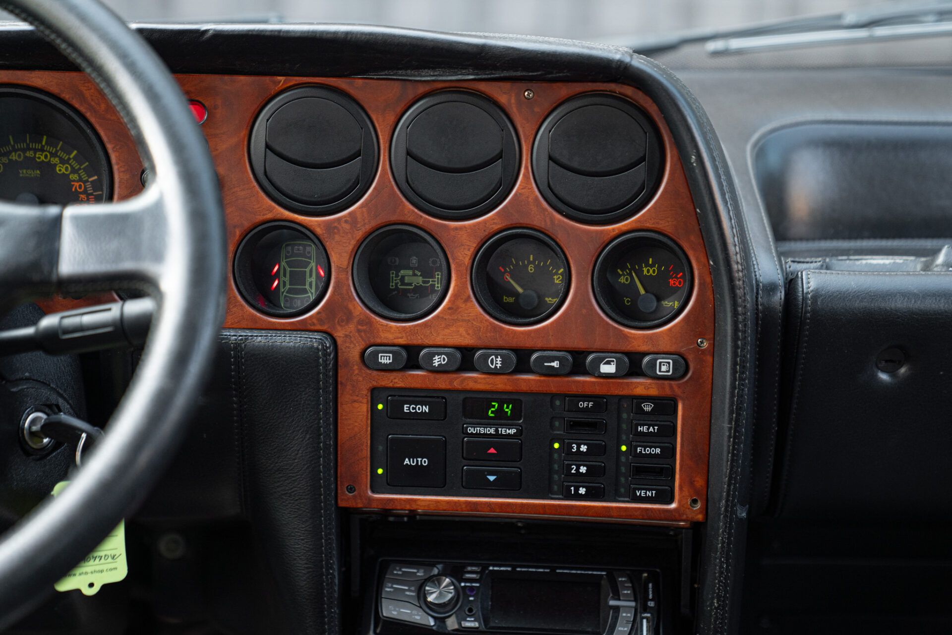 Lancia Thema for sale | 1989 LANCIA THEMA 8.32 - Image 38