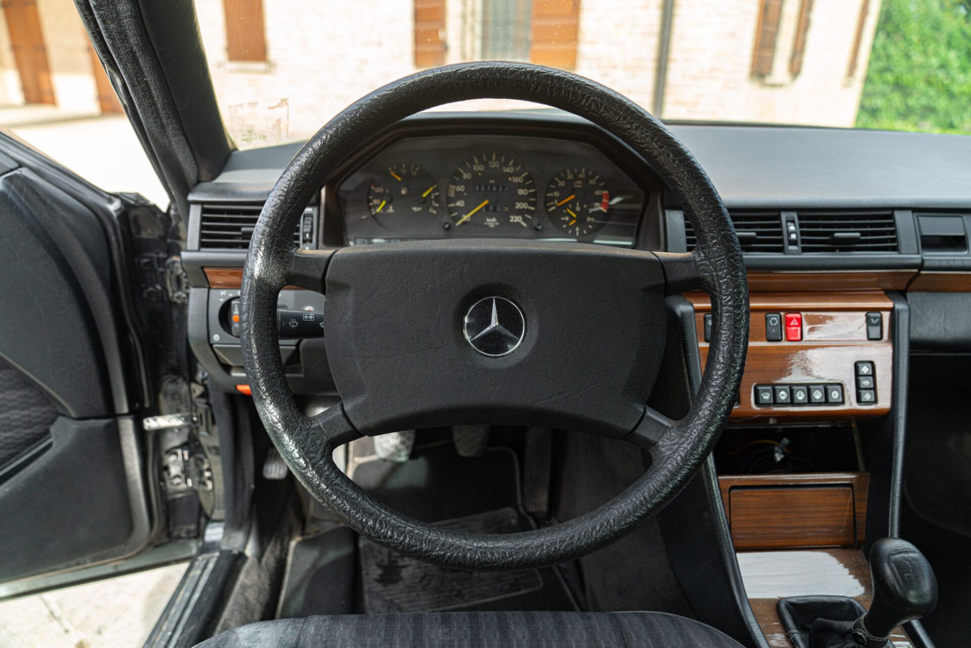 Mercedes-Benz E-Class for sale | 1990 MERCEDES-BENZ CE 200 COUPE’ - Image 38