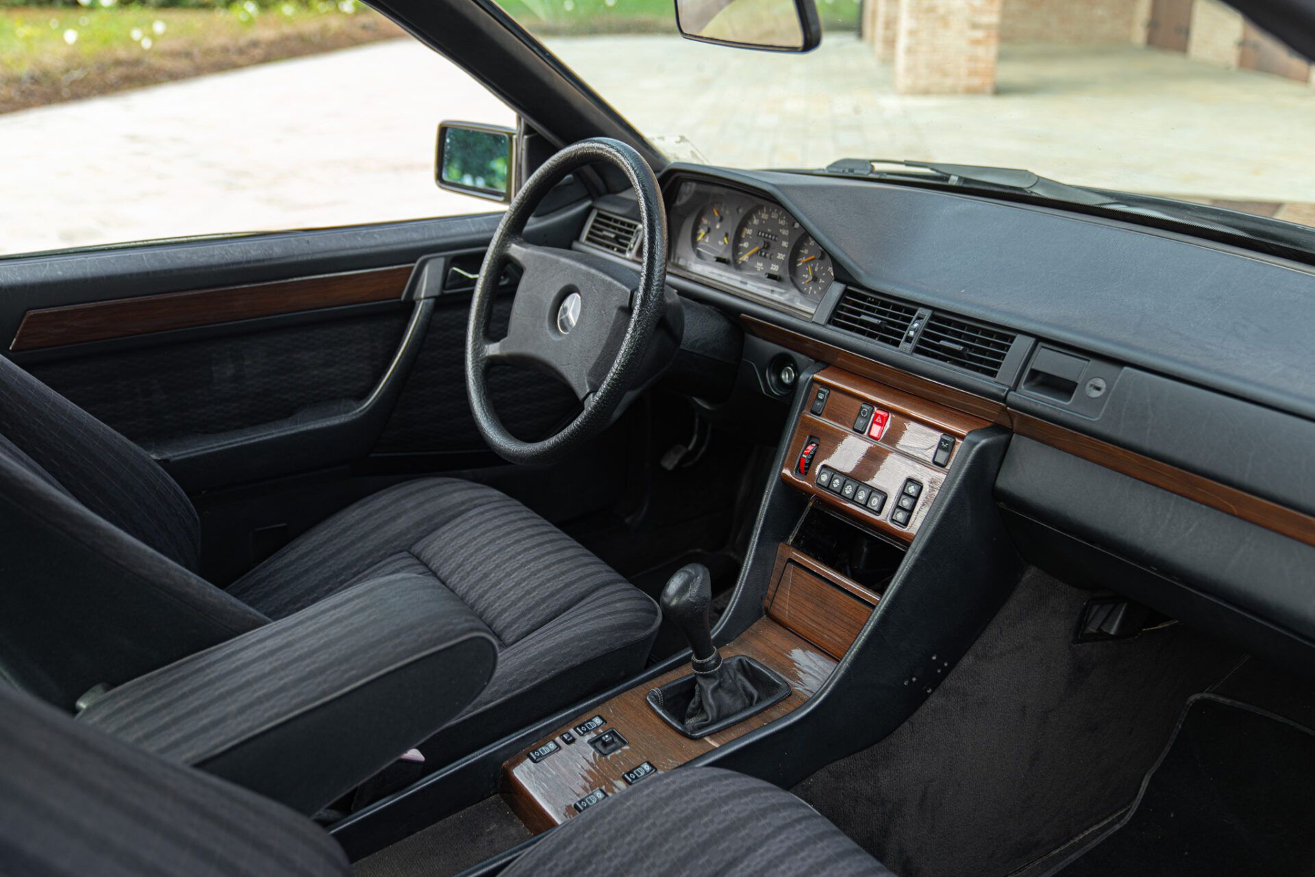 Mercedes-Benz E-Class for sale | 1990 MERCEDES-BENZ CE 200 COUPE’ - Image 24