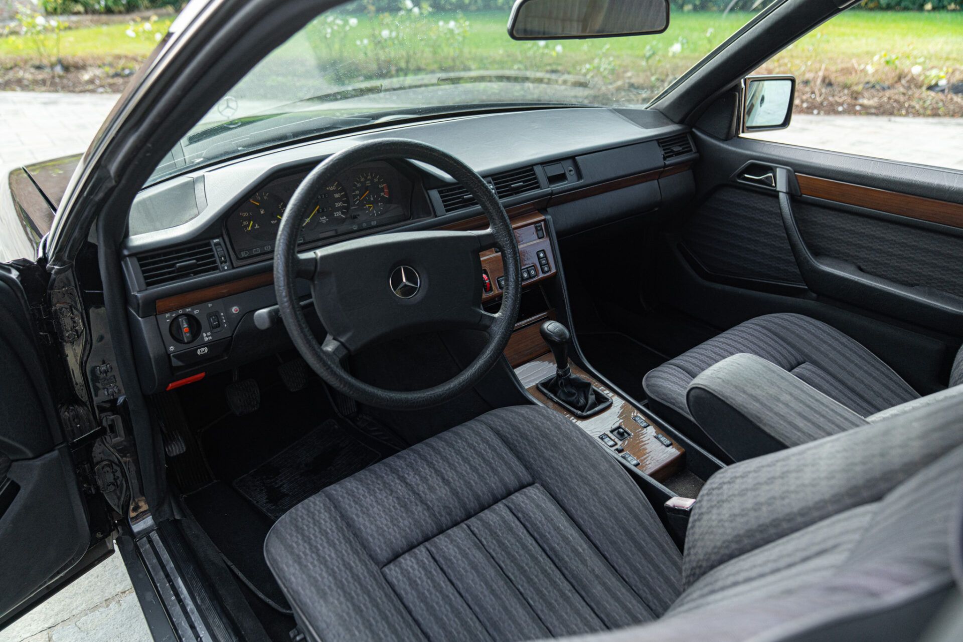 Mercedes-Benz E-Class for sale | 1990 MERCEDES-BENZ CE 200 COUPE’ - Image 30