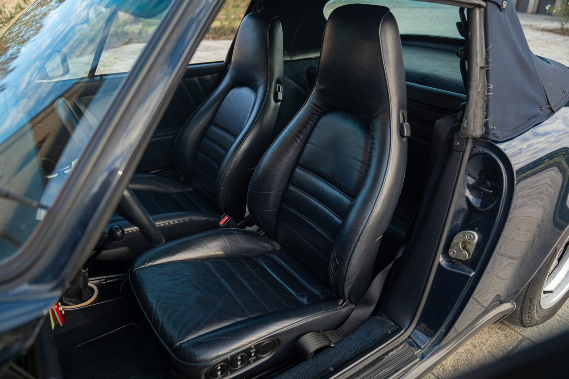 Porsche 911 for sale | 1989 PORSCHE 911 CARRERA 3.2 G50 CABRIOLET - Image 26