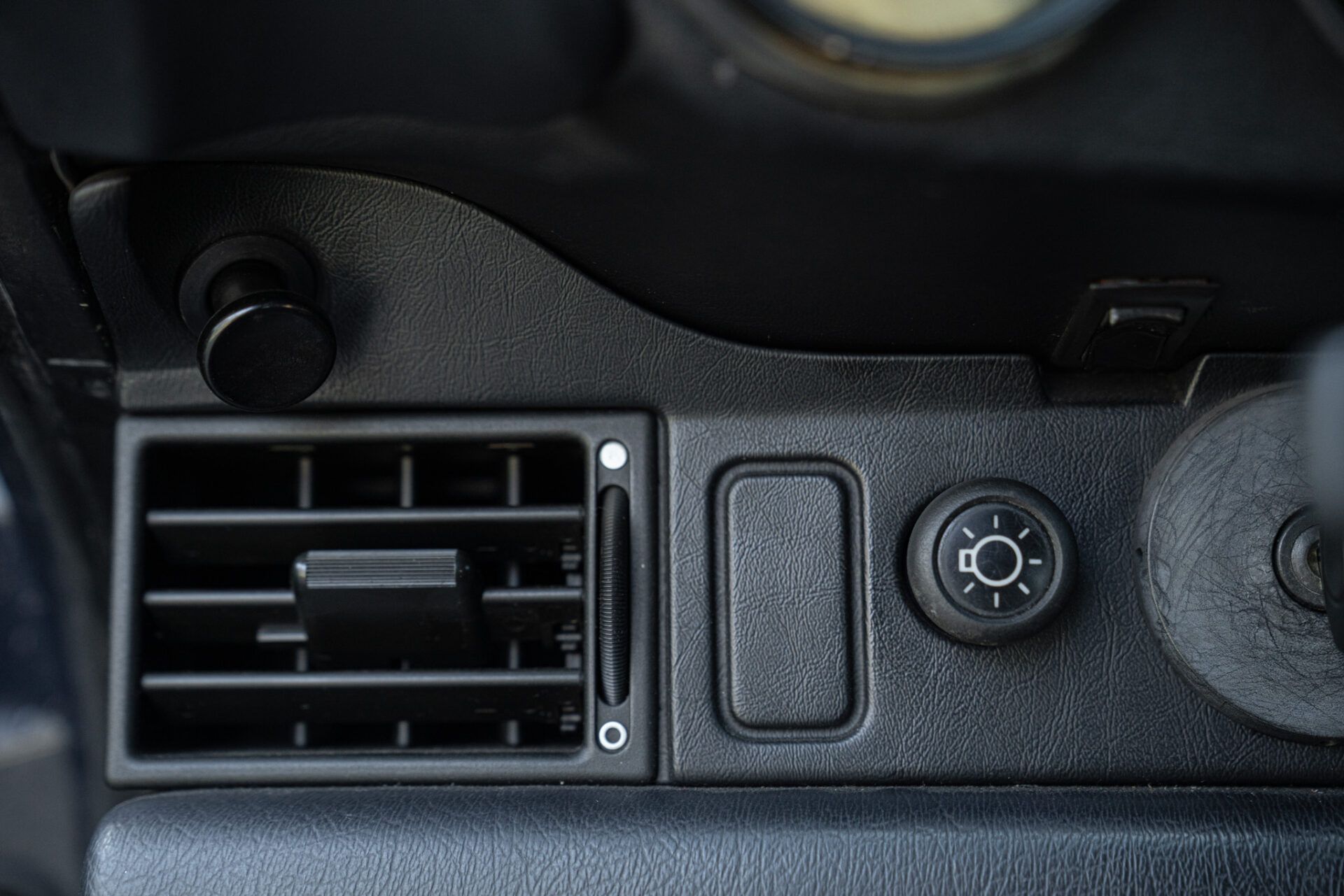 Porsche 911 for sale | 1989 PORSCHE 911 CARRERA 3.2 G50 CABRIOLET - Image 35