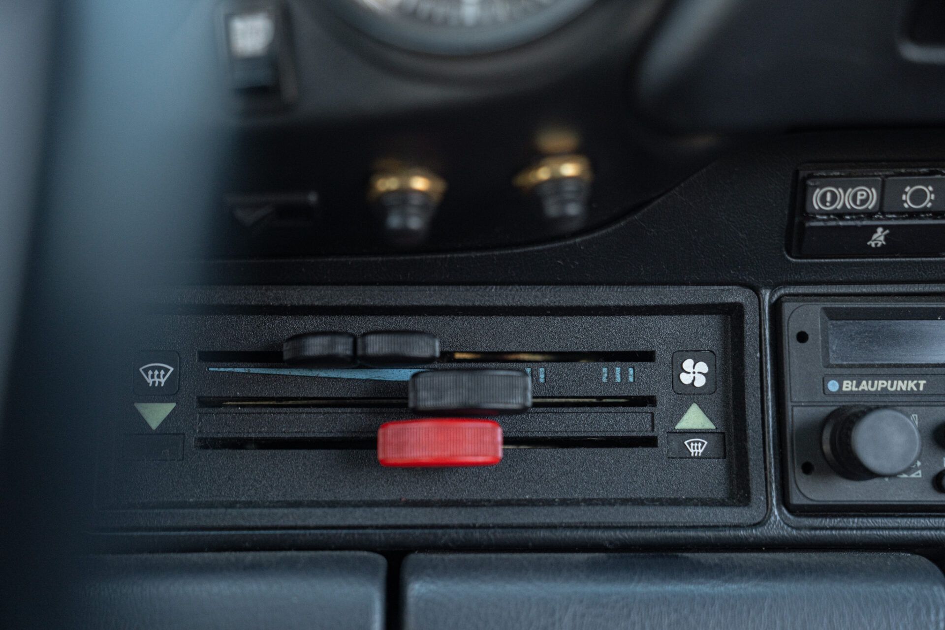 Porsche 911 for sale | 1989 PORSCHE 911 CARRERA 3.2 G50 CABRIOLET - Image 36