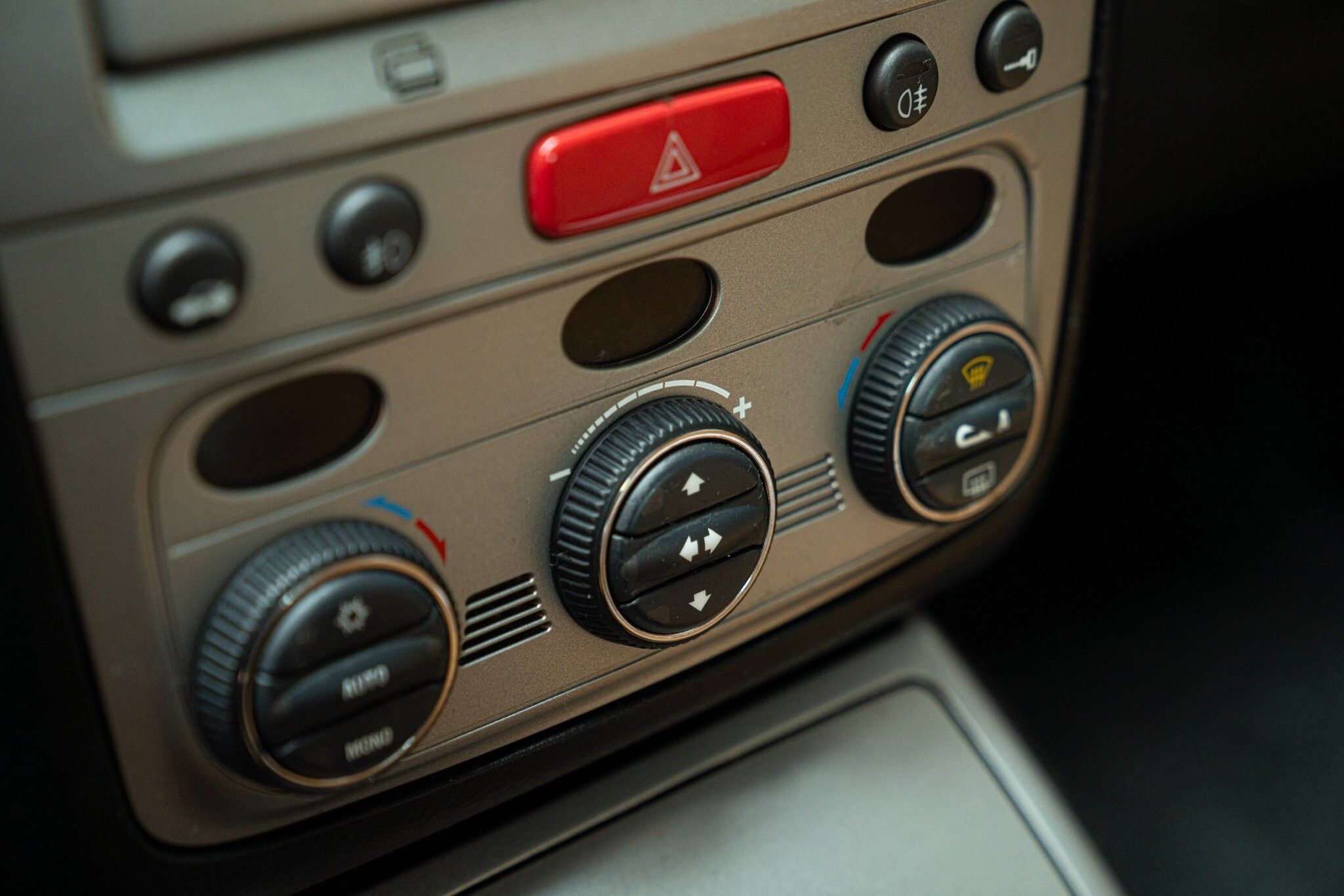 Alfa Romeo GT for sale | 2005 ALFA ROMEO GT COUPE’ JTS “DISTINCTIVE EDITION” - Image 32