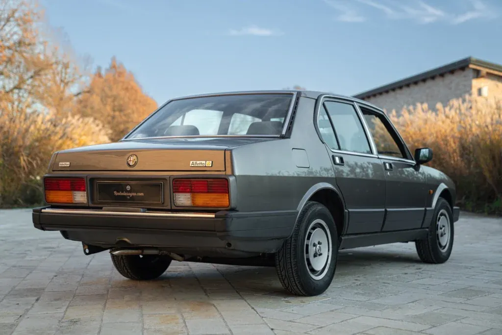 Alfa Romeo Alfetta (Berlina) for sale | 1984 ALFA ROMEO ALFETTA INIEZIONE QUADRIFOGLIO ORO - Image 6
