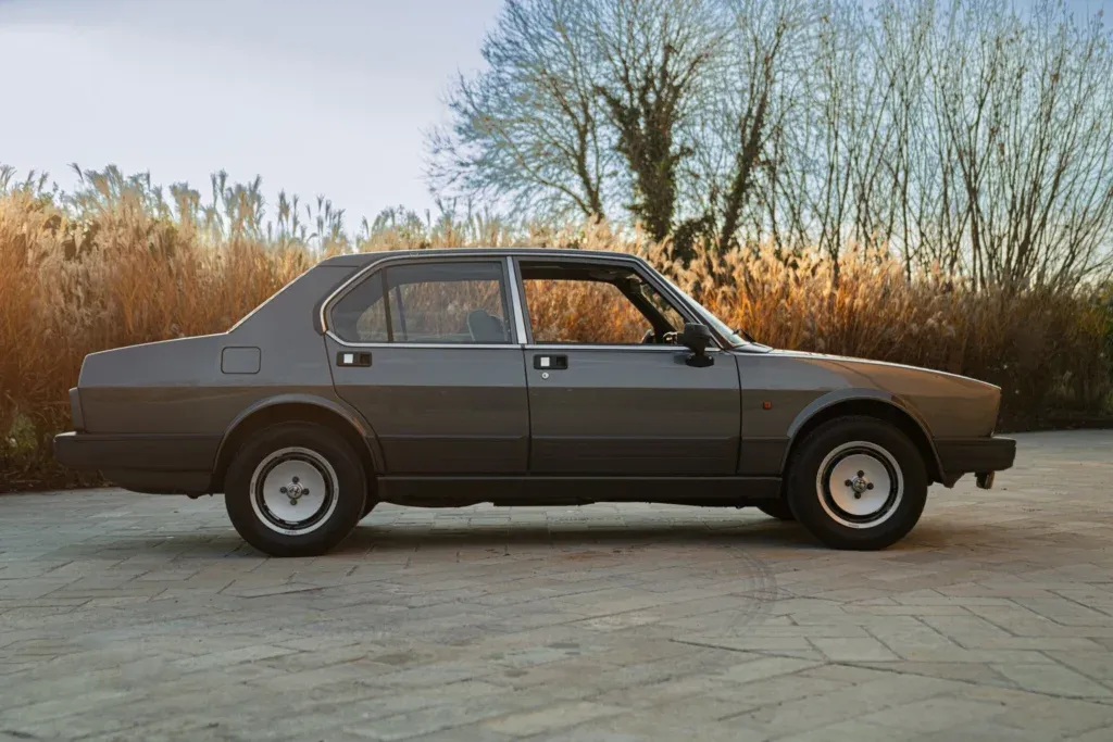 Alfa Romeo Alfetta (Berlina) for sale | 1984 ALFA ROMEO ALFETTA INIEZIONE QUADRIFOGLIO ORO - Image 4