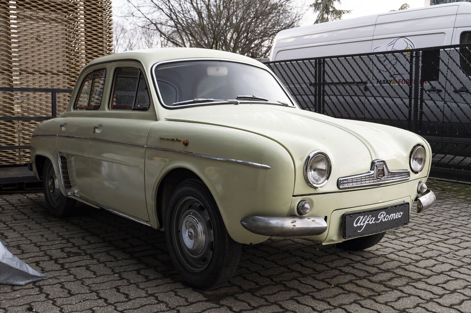 Renault Dauphine for sale | 1960 ALFA ROMEO ONDINE - Image 2