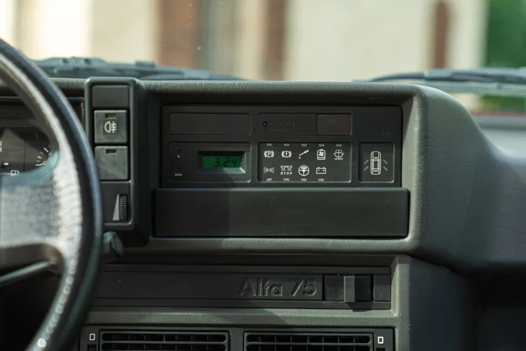 Alfa Romeo 75 / Milano for sale | 1991 ALFA ROMEO 75 - Image 45