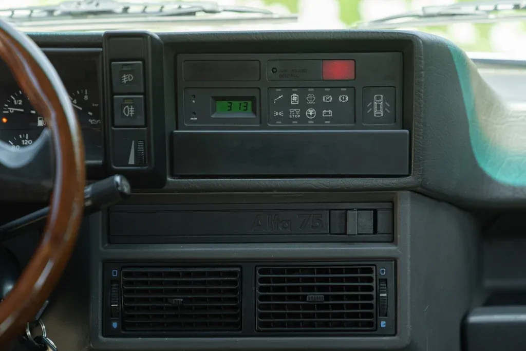 Alfa Romeo 75 / Milano for sale | 1989 ALFA ROMEO 75 2.0 - Image 39