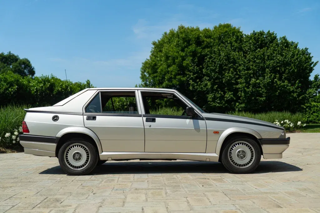 Alfa Romeo 75 / Milano for sale | 1989 ALFA ROMEO 75 2.0 - Image 5