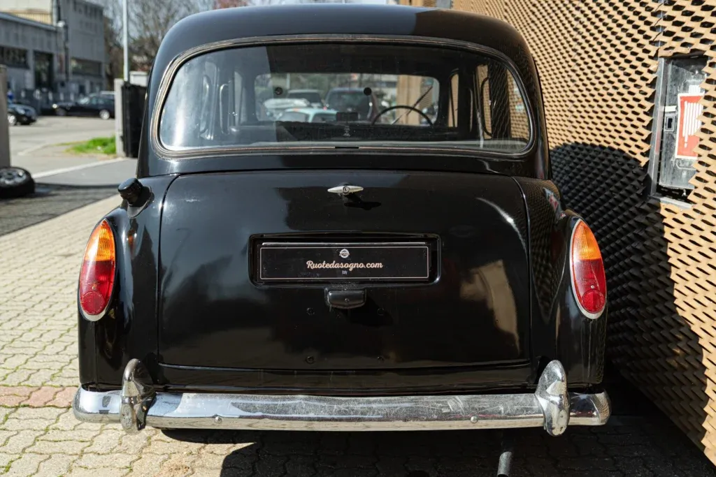 Austin FX4 for sale | 1961 AUSTIN FX4 'LONDON TAXI' - Image 4