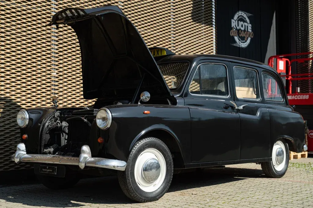 Austin FX4 for sale | 1961 AUSTIN FX4 “LONDON TAXI” - Image 31