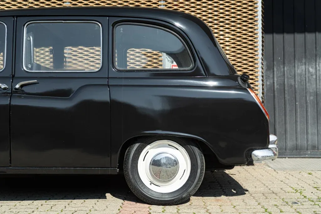 Austin FX4 for sale | 1961 AUSTIN FX4 'LONDON TAXI' - Image 16
