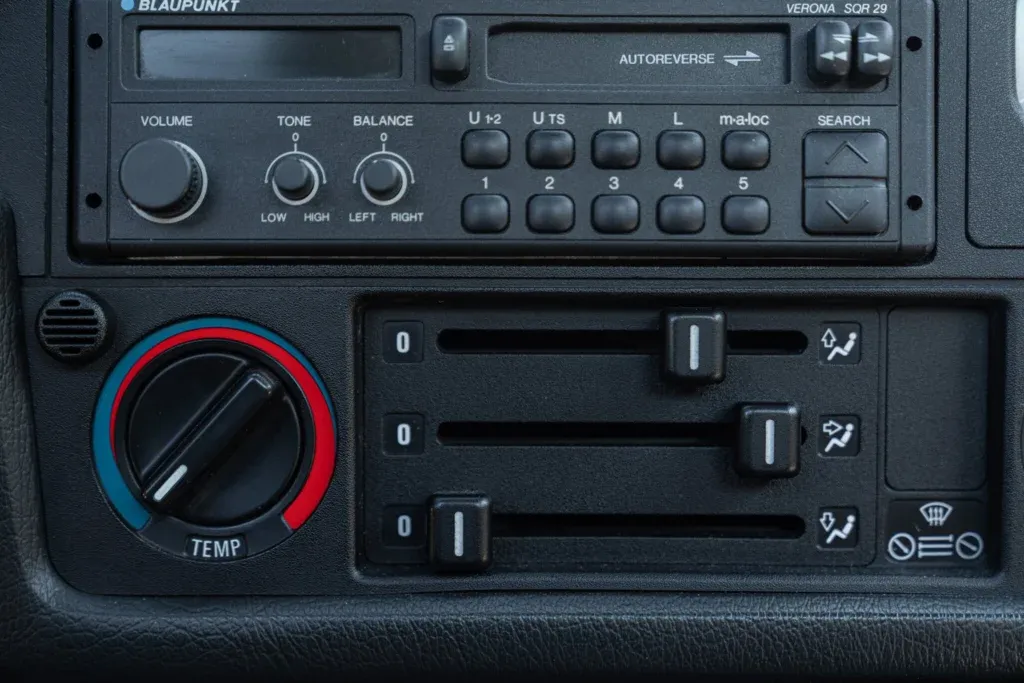 BMW 3 Series for sale | 1989 BMW E30 Cabriolet - Image 42