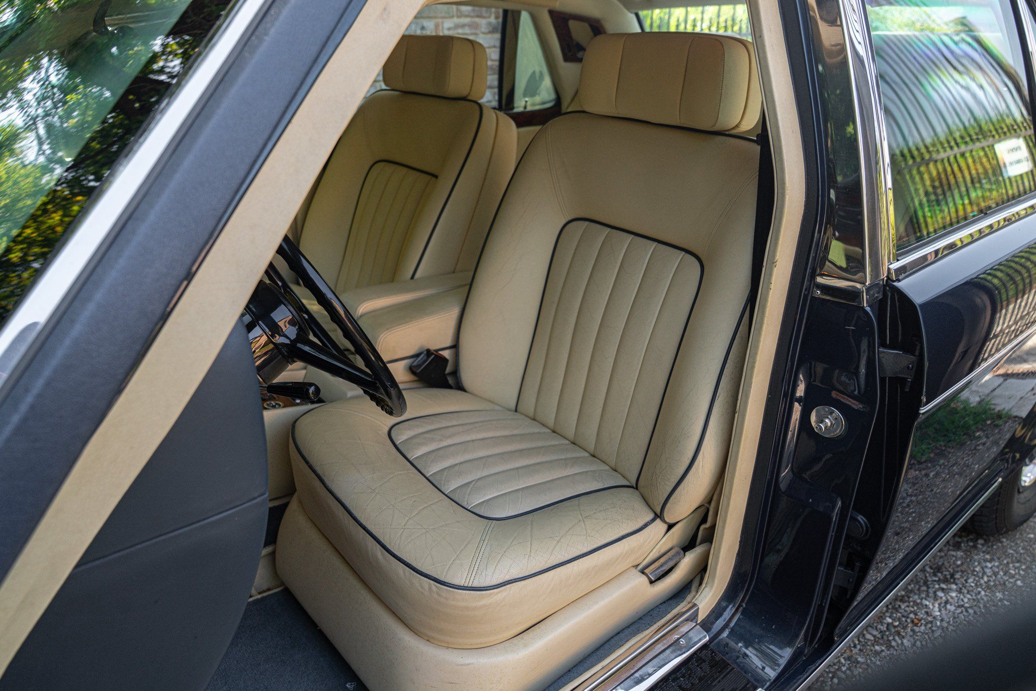 Bentley Mulsanne for sale | 1985 BENTLEY MULSANNE – BRV (Bullet Resistant Vehicle) - Image 38